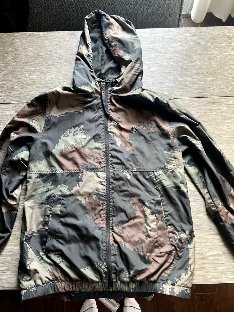 Volcom Windbreaker Size Meduim