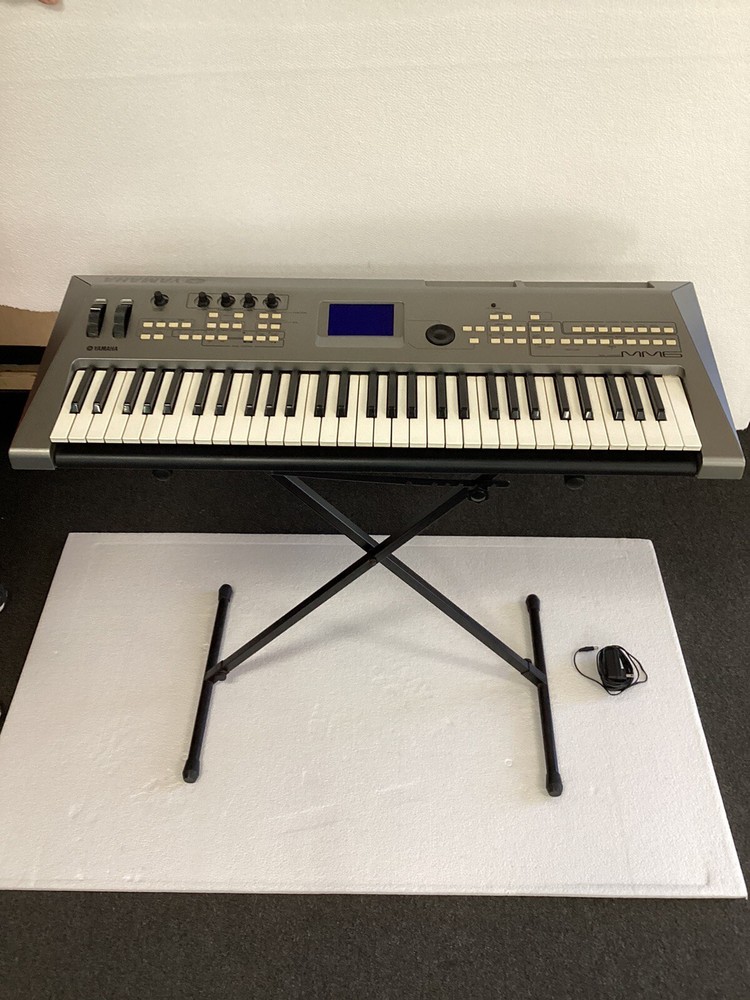 Yamaha MM6  61-Key Synthesizer Music Workstation with Power Supply & Metal Stand