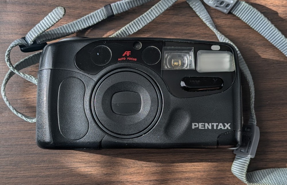 Pentax Zoom 90-WR 35mm Water Resistant Point & Shoot Film Camera
