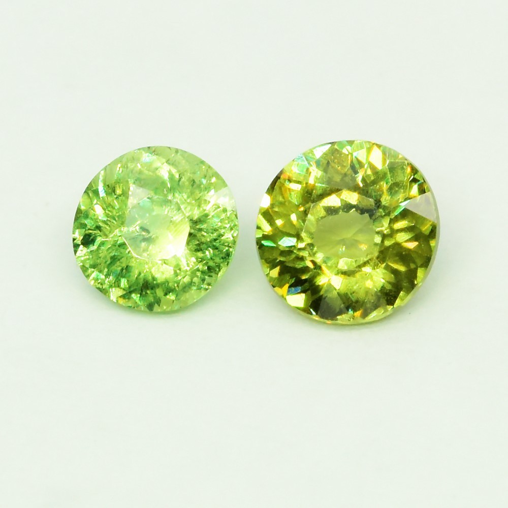 💎 Pair 2p/1.02ct t.w 4.5-5mm Round Natural Green Demantoid Garnet - Africa Gems
