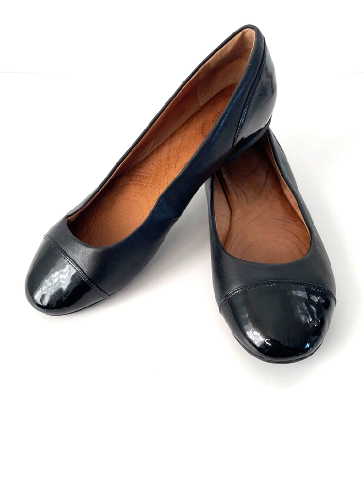 Clarks Patent Leather Ballet Flats Women Size 9 Comfortable Elegant
