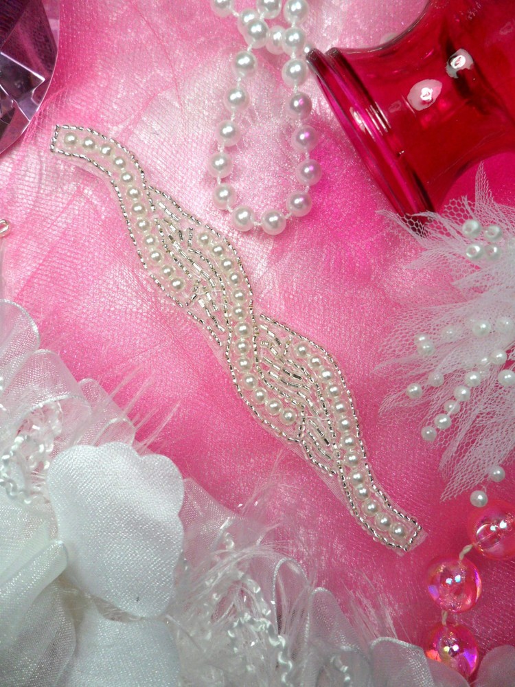 JB66 Silver Pearl Beaded Applique 4.75