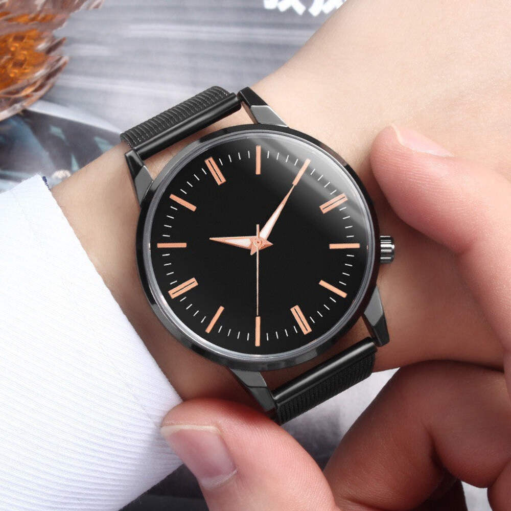 Stylish Luxury Couple Quartz Watch Set for Men and Women with Luminous Display