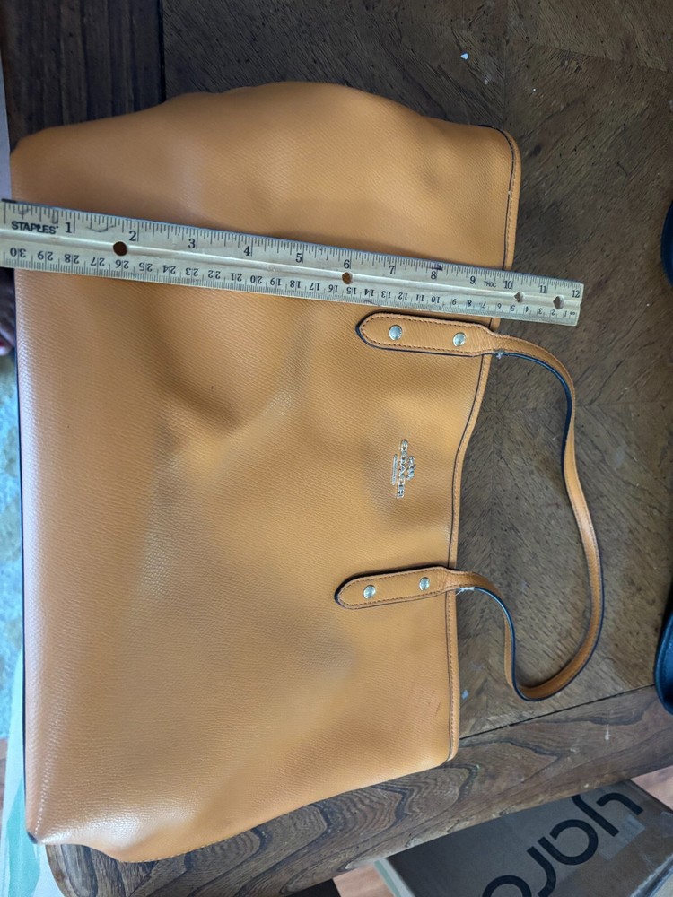 Coach Gallery Shoulder Tote Bag in Signature Leather