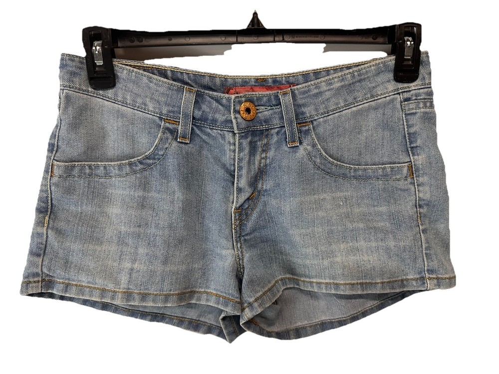 Levi's 2