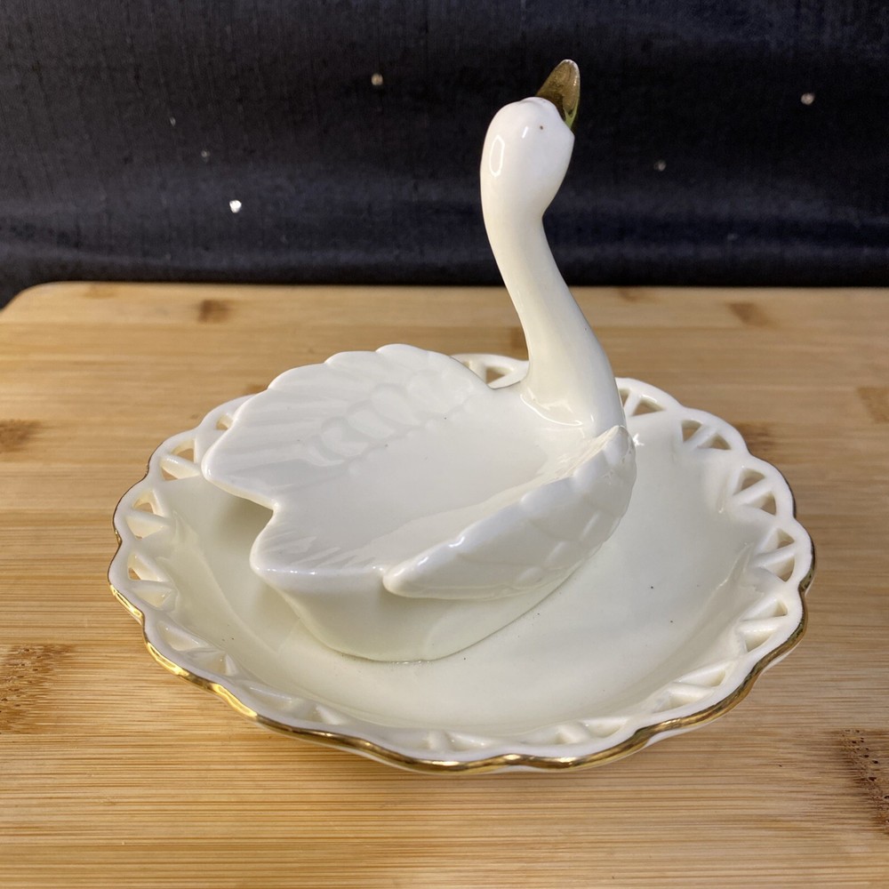 VINTAGE AVON PORCELAIN SWAN JEWELRY RING DISH TRINKET HOLDER  White And Gold Rim
