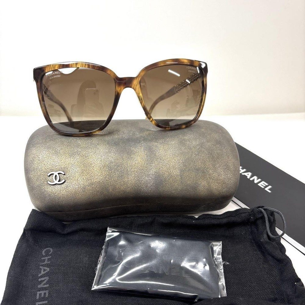 CHANEL CH5325 Aviator Sunglasses in Gold & Black