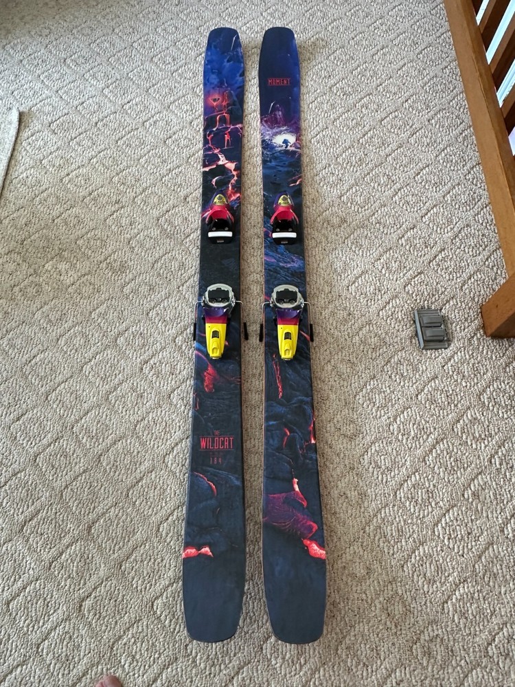 Moment Wildcat skis 184cm with Look Pivot 18 Bindings