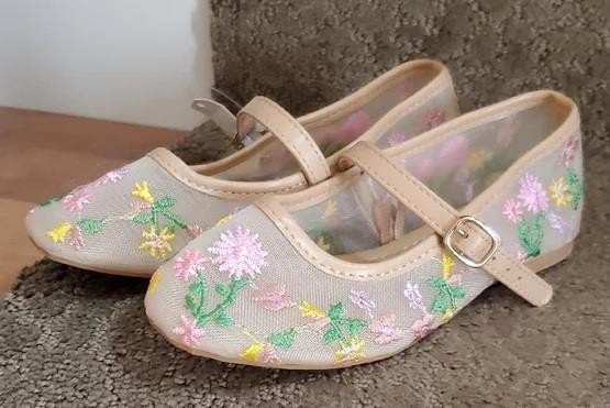 Girls Falls Creek Ballet Flats Shoes Floral Embroidery Size 12 13 1 2 3 NWT