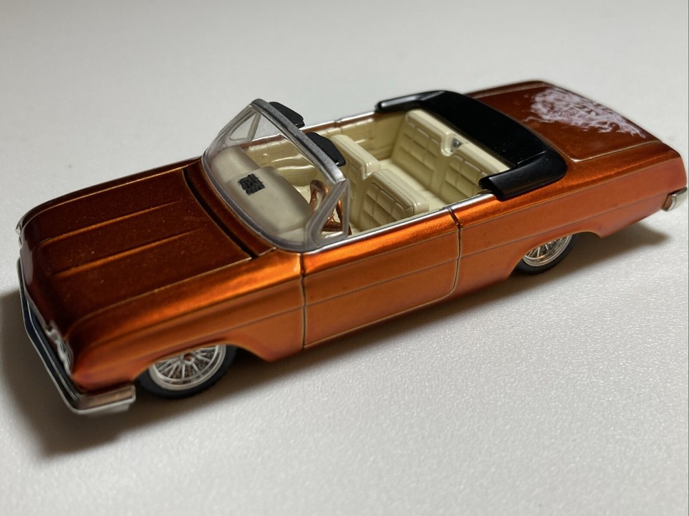 MUSCLE MACHINES WEST COAST CHOPPERS CHEVY IMPALA CONVERTIBLE LOWRIDER NICE LOOSE