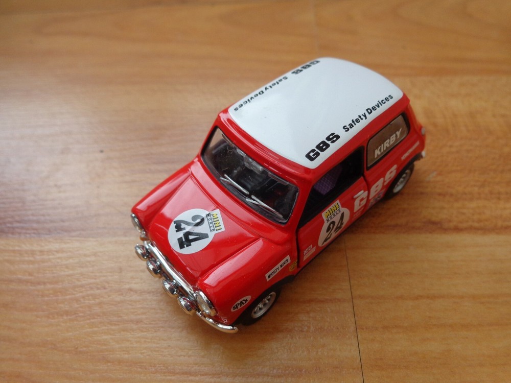 CORGI CARARAMA 1/43 MINI COOPER #24 GBS RACING MIGHTY MINIS KIRBY DIECAST CAR