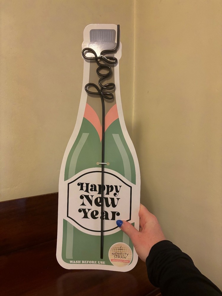 Celebrate New Year with Festive Colorful Plastic Straws-image