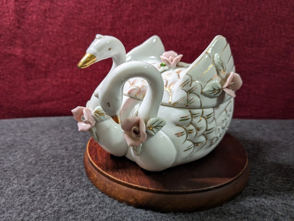 Double Headed Swan Decorative Trinket Box with Lid-image