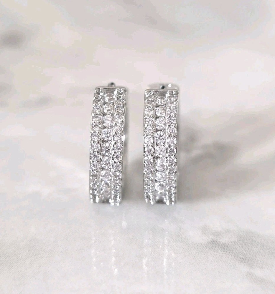 🌟Stunning Silver-Tone Pave Hoop Earrings – Elegant Sparkle & Timeless Design🌟