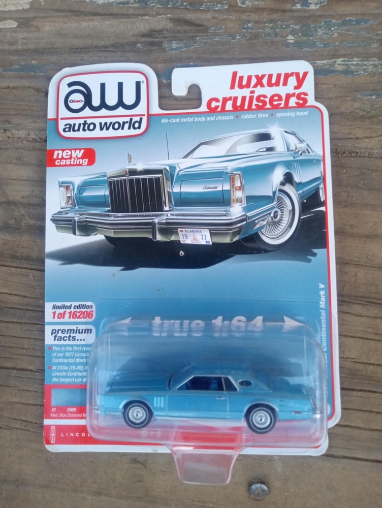 N56 AUTOWORLD 1977 Lincoln Continental Mark V Luxury Cruisers BLUE  64332-A