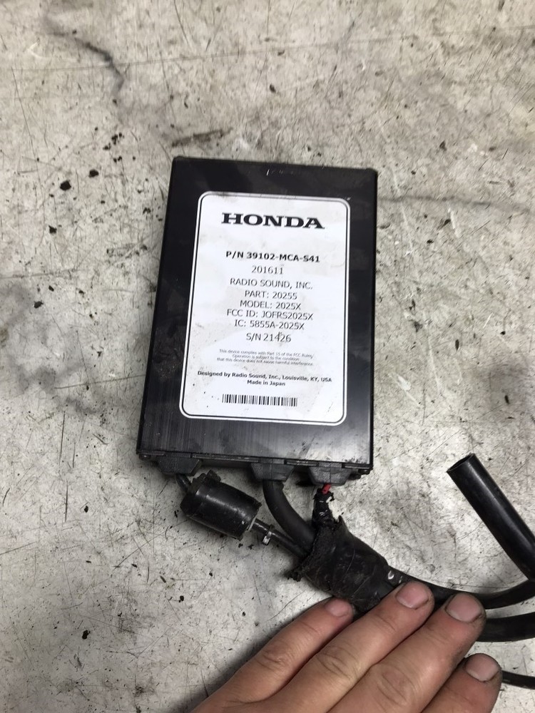 15 Honda GL1800 GL 1800 Goldwing Radio Black Relay Box Module Control Unit