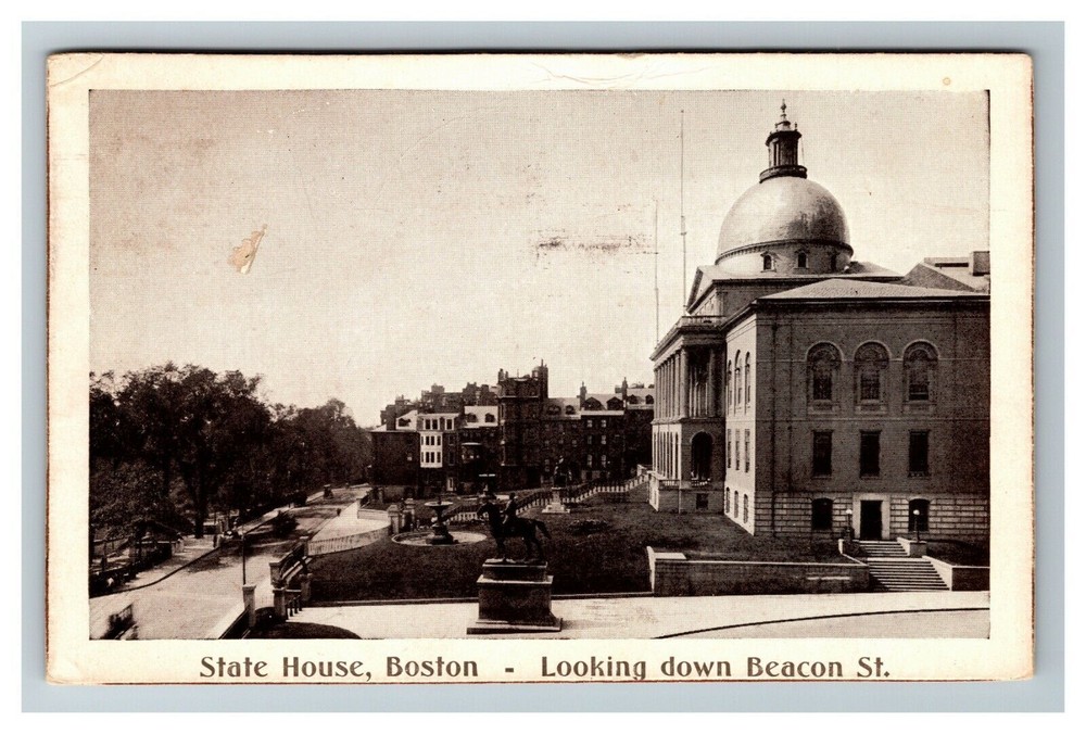 State House, Boston MA Looking down Beacon St. c1908 Vintage Postcard