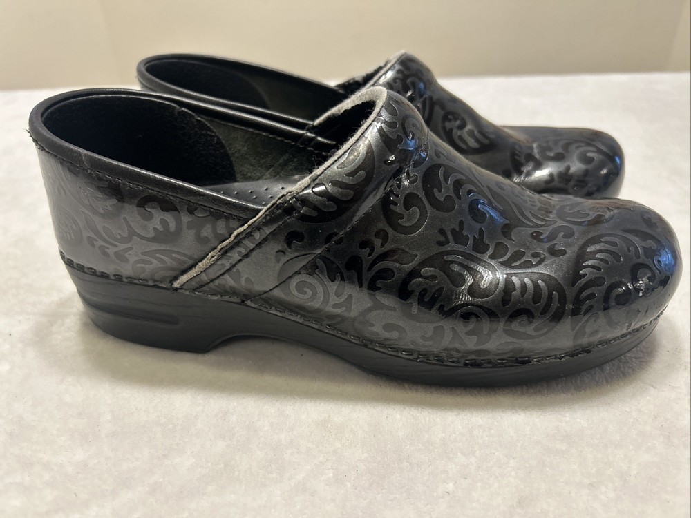 Dansko Clogs Women’s Size 42 US 10 Black Slip On Nurse Professional Paisley