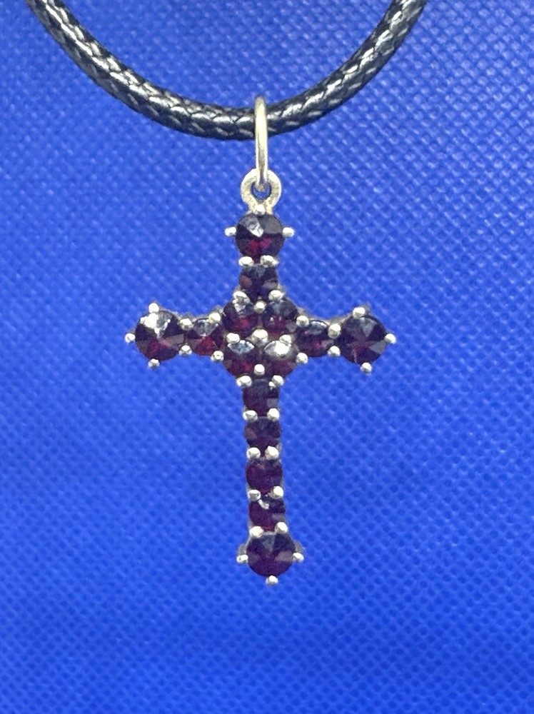 K39 Antique 32x19 mm Cross 900 Silver Pendant Red Garnet 1.5g BOHO Bohemian Gold