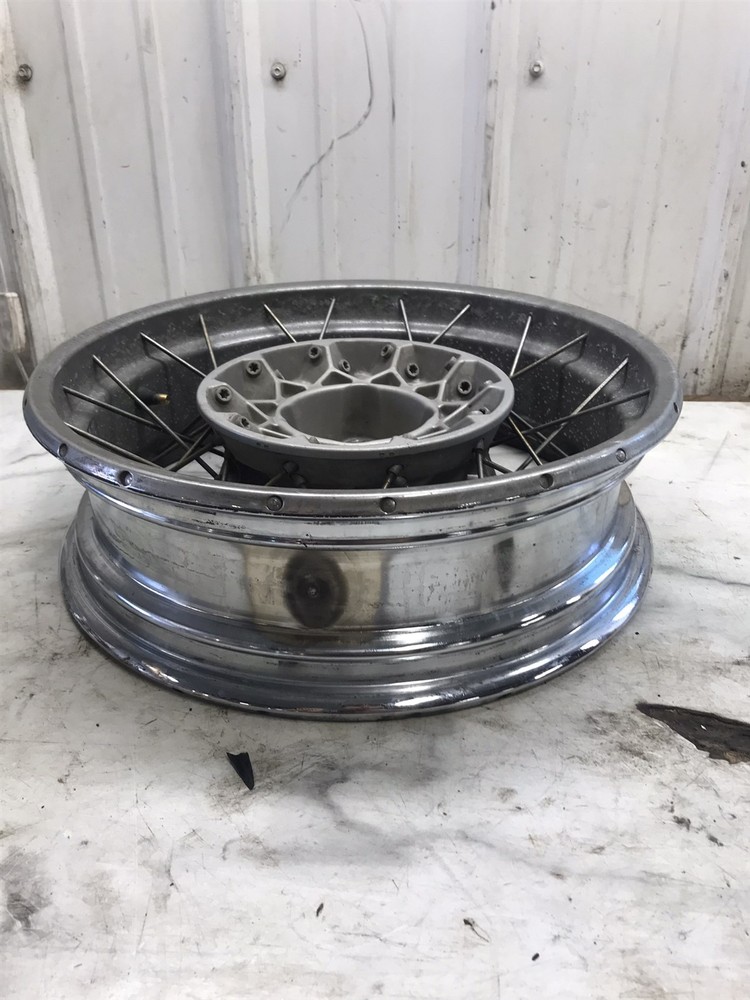 00 BMW R1200 R 1200 C R1200C rear back wheel rim straight