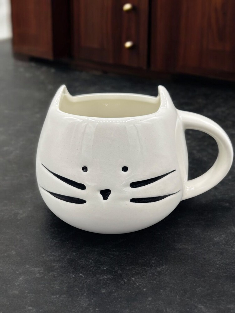 Ceramic White Cat Coffee Mug 10 Strawberry Street 4.5