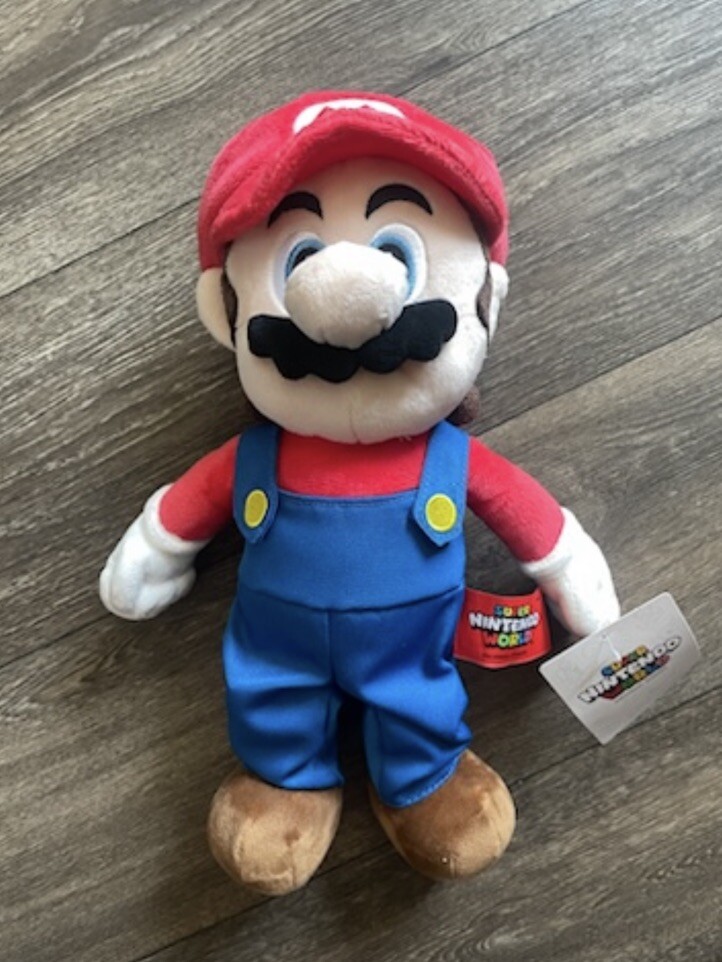 NEW Super Nintendo World 8.5” Mario Bros Plush Universal Studios Hollywood Epic