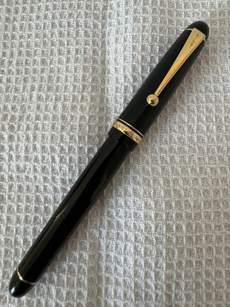 b.843 PILOT CUSTOM 74 ballpoint pen