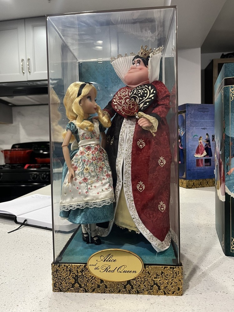 Disney Fairytale Designer Collection Limited Edition Alice In Wonderland