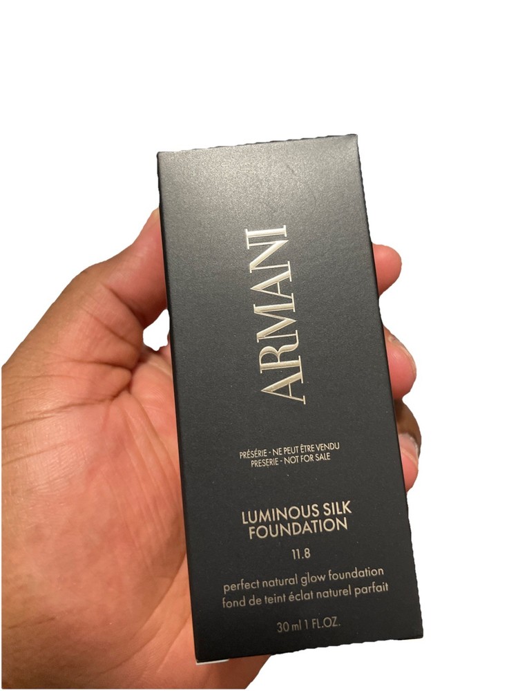 Armani - Luminous Silk Foundation -  Shade 11.8 - 30 Ml / 1 Fl Oz