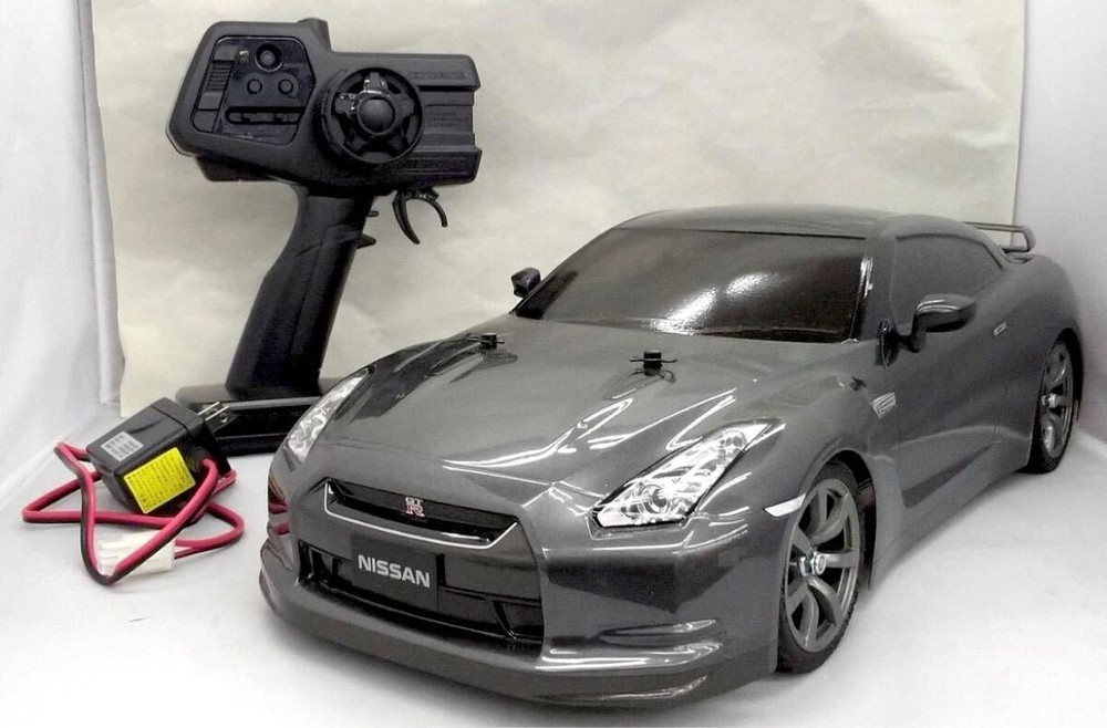 Tamiya TT-02 Skyline GT-R Propo RC Car Set for Enthusiasts