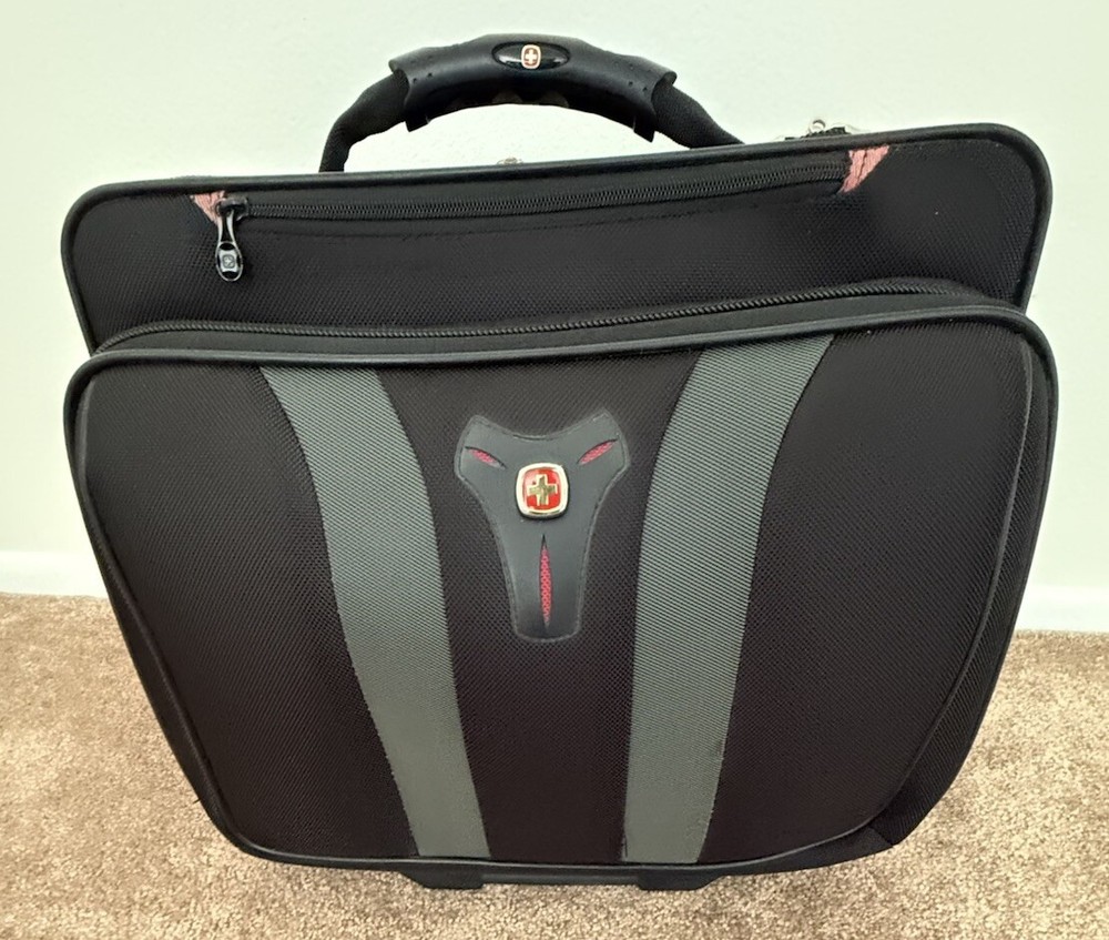 Swiss Gear Granada Rolling Black Carry-On Laptop Luggage - Great Condition