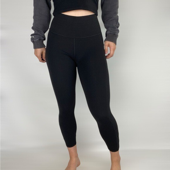 ATHLETA High Waisted 7/8 Gym Legging with Stash Pocket for Workouts