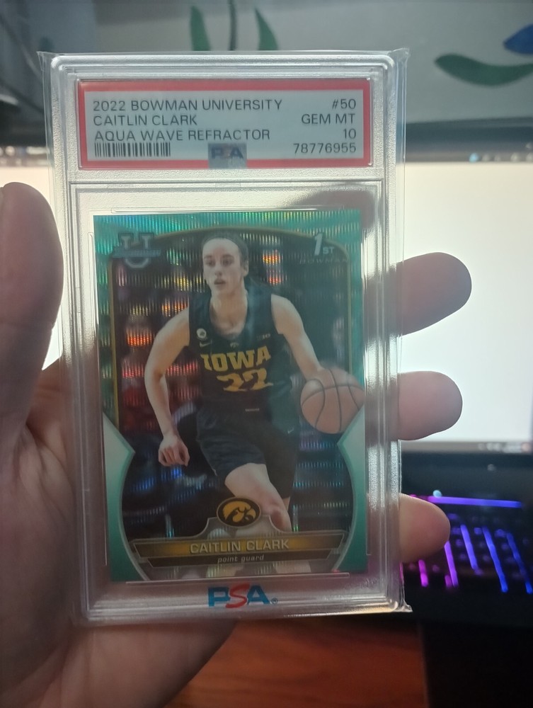 2022 Bowman University Chrome CAITLIN CLARK 1st Bowman Aqua Wave Refractor RC