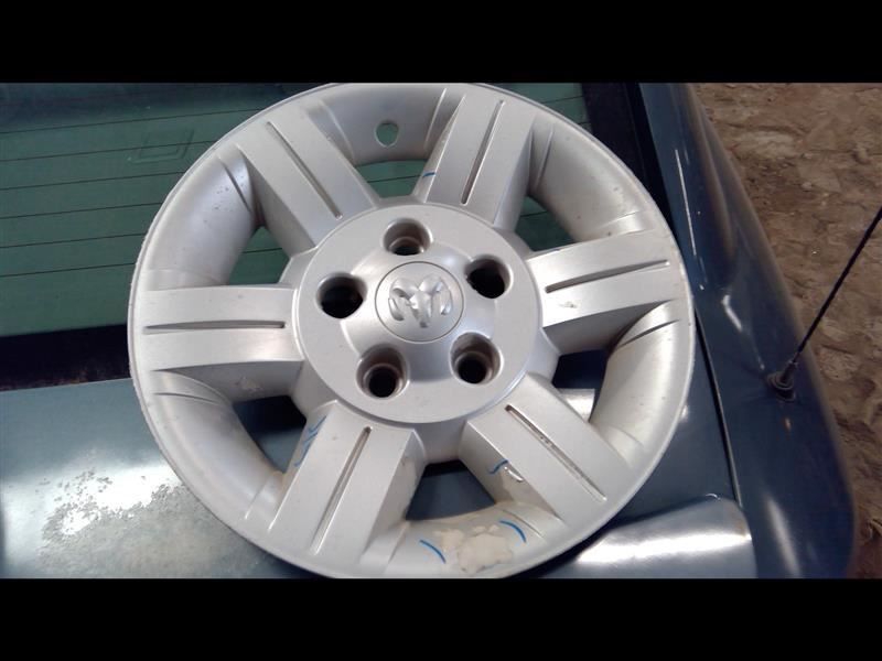 DURANGO Wheel Cover HubCap Fits 2004-2005 2007-2009 Models 1030353