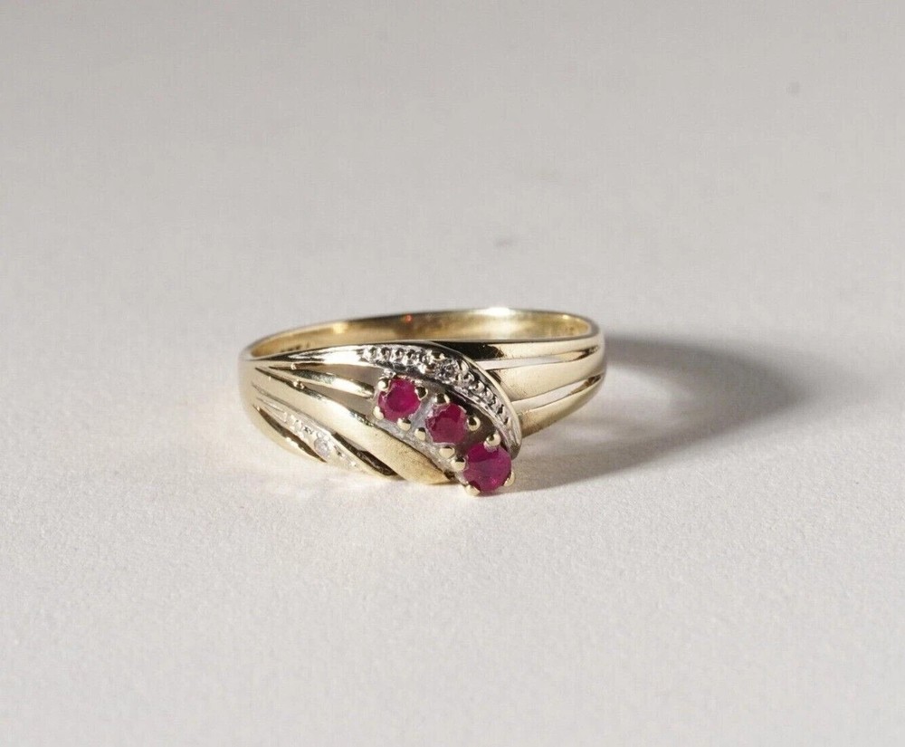1.58Ct Round Cut Ruby Lab Created Diamond Engagement Ring 14K Yellow Gold Finish