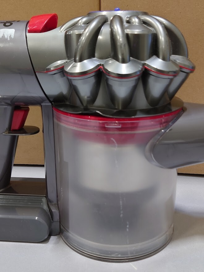 Dyson V7 Vacuum Cleaner Not Working Scratched Weak Battery Broken Dust Lid