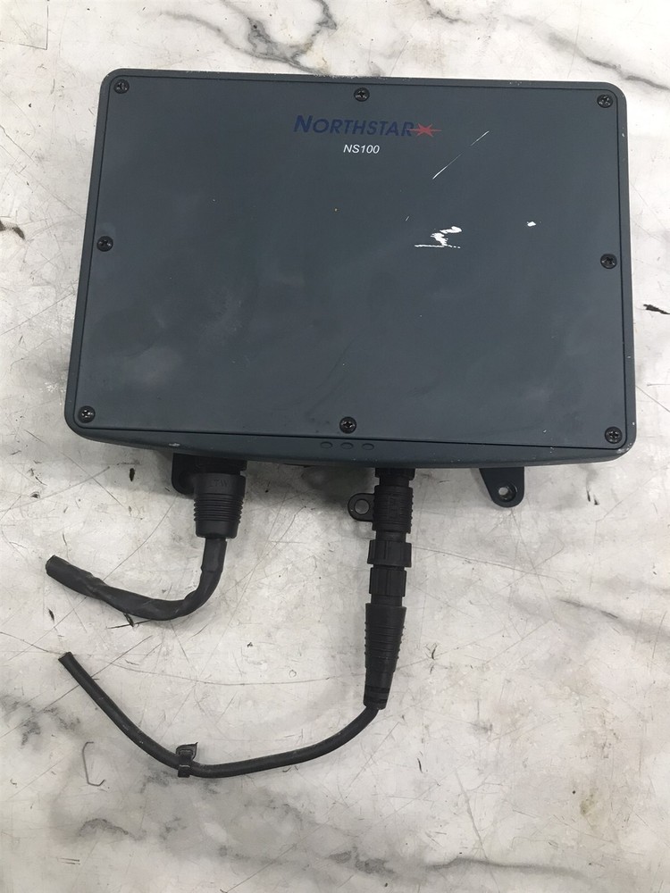 Sea Ray 250 Amberjack Boat with Northstar NS100 VHF Marine Radio