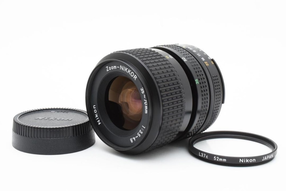 Nikon Zoom-Nikkor 35-70mm f3.5-4.8 Manual Focus F Mount Lens in Clean Condition