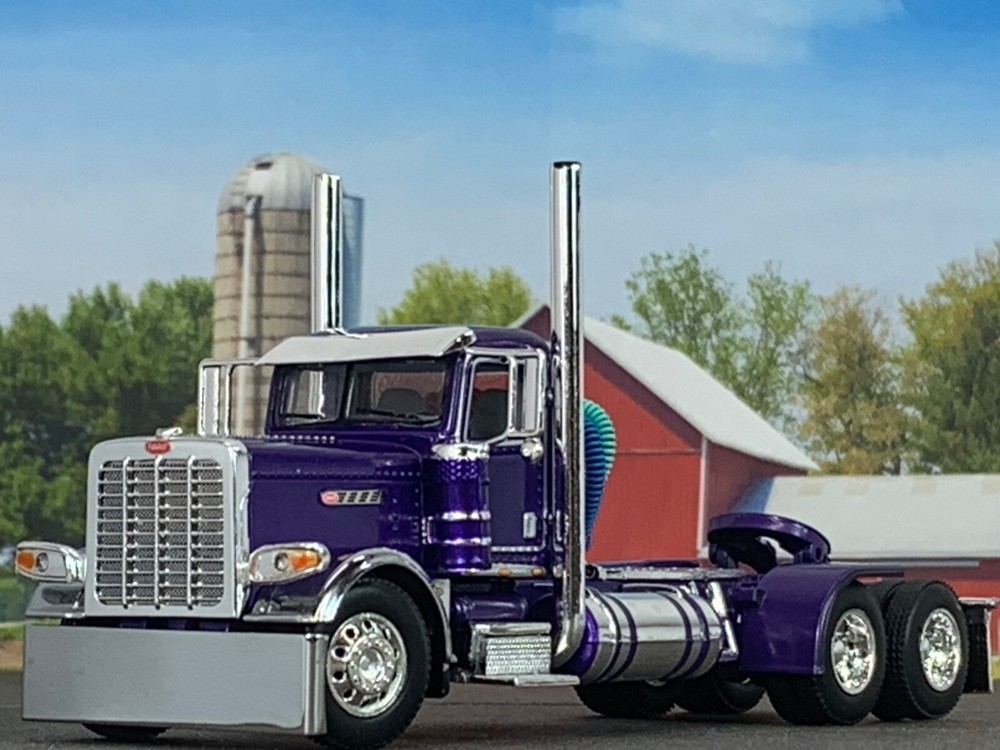 1/64 DCP PURPLE PRIDE & CLASS PETERBILT 389 DAY CAB-image