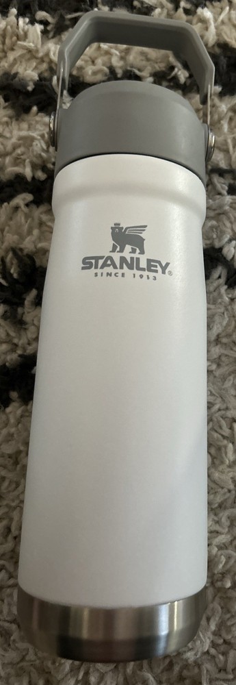 STANLEY Water Bottle FLIP-STRAW/24 oz/ Gray