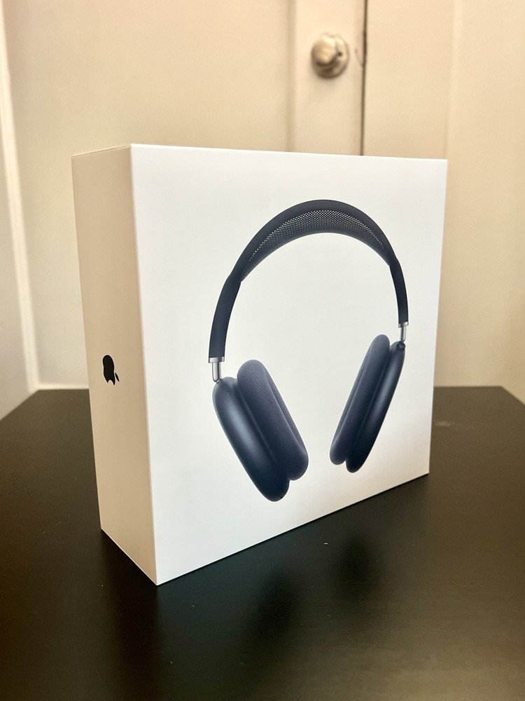 UNOPENED Apple AirPods Max (USB-C) - Midnight