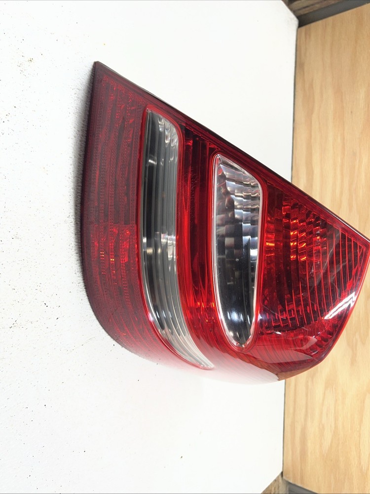 2003-2006 Mercedes W211 E320 E500 Right Passenger Taillight A2118200464 Oem Lamp