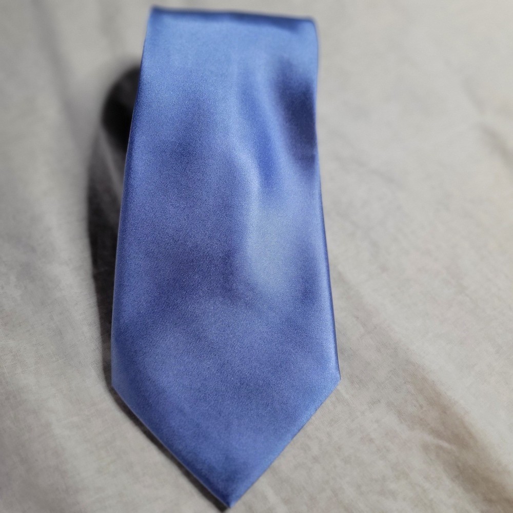 Donald J Trump Signature Collection Silk Tie Blue Solid Satin Hand Made Crest