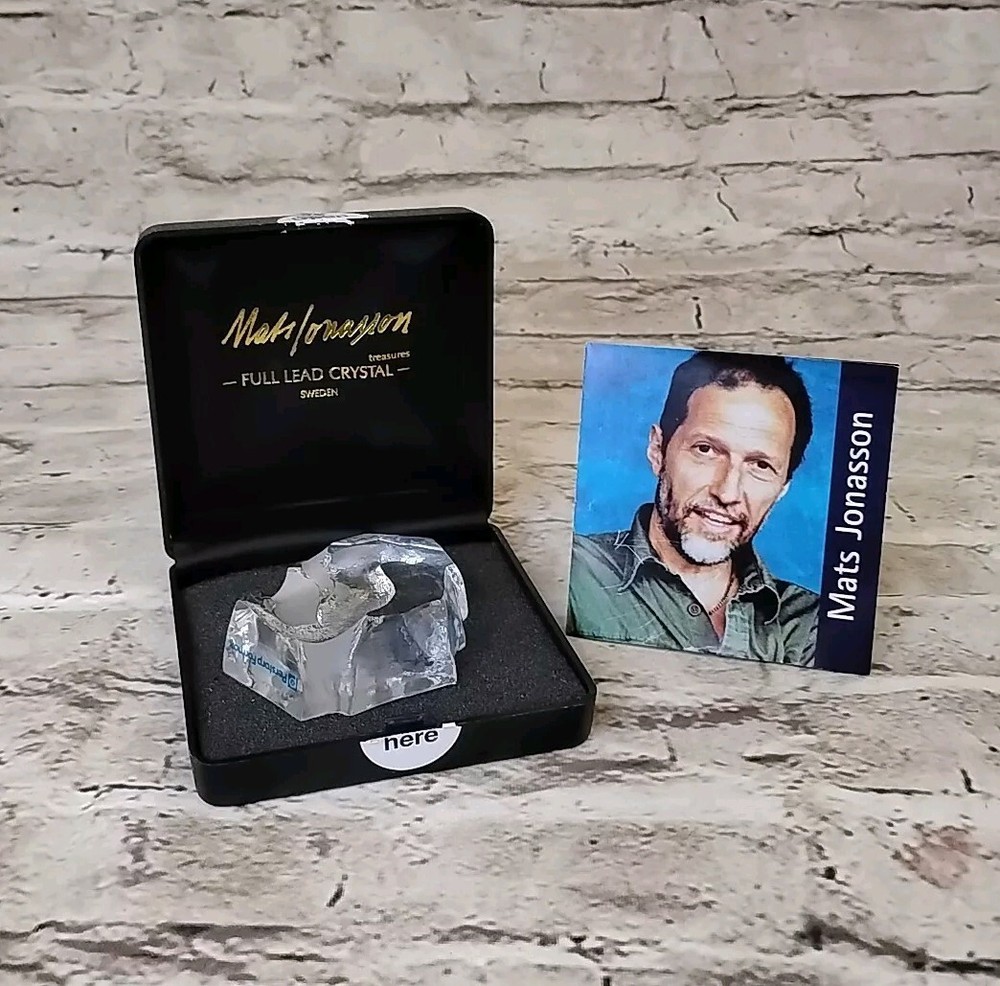 River Otter Etched Crystal Sculpture by Mats Jonasson Paperweight