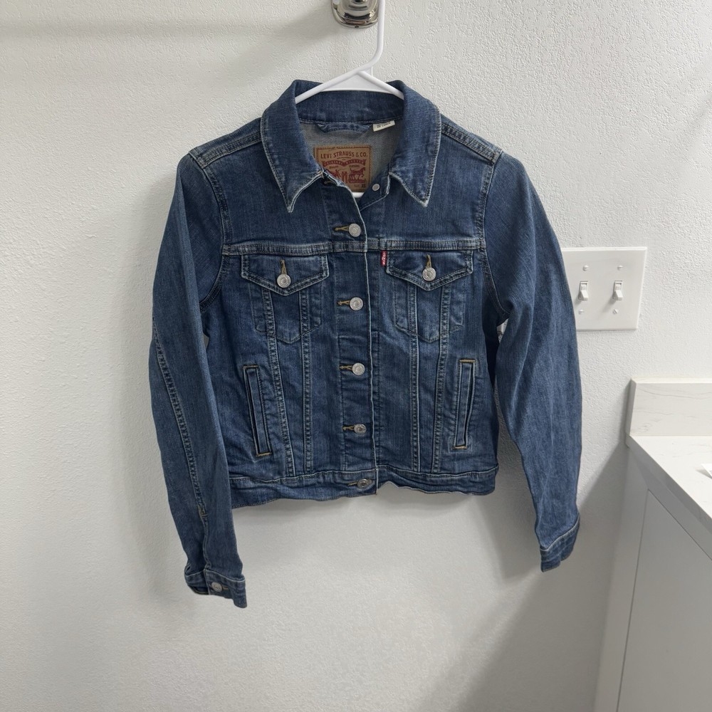 Levis Strauss Womens Denim Jean Jacket Size XS Cropped