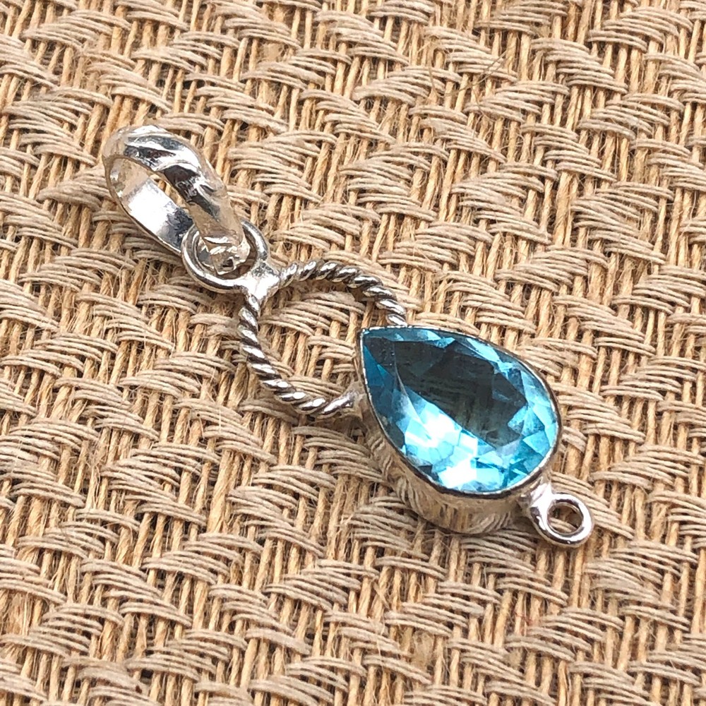 Anniversary Gift For Her Natural Sky Blue Topaz Gemstone Pendant 925 Silver