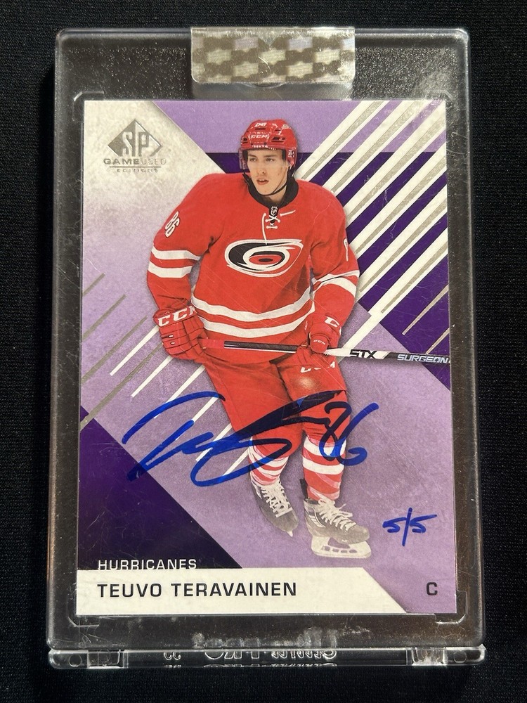 Teuvo Teravainen #5 Autograph Buyback 2019-20 SP Game Used Hockey Card