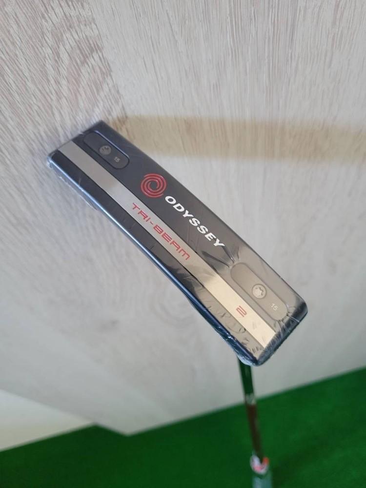 Odyssey New  TRI BEAM  2 34 inches Putter