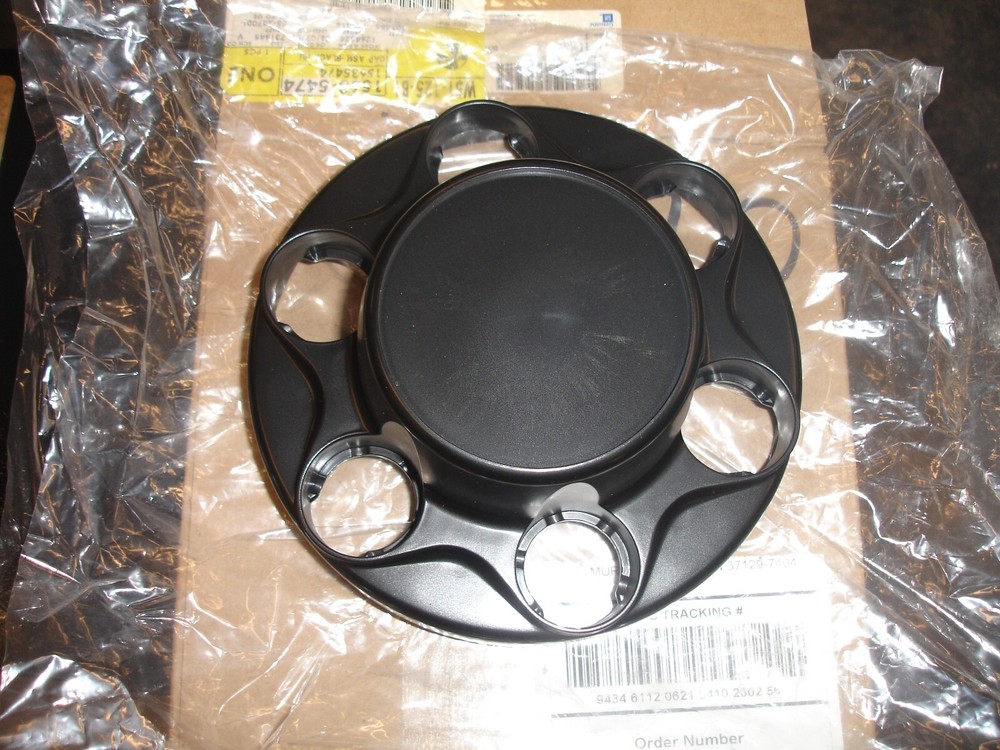 GM 15635474 Black Hub Cap Assembly 6 Lug, 2 each