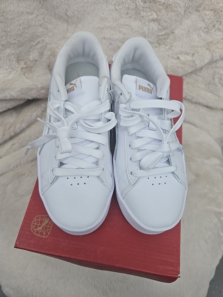 Puma Women's Court Sneakers in white with gold accents Size 6.5